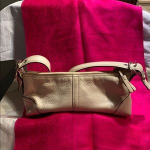 Ladies Coach purse.  Like new